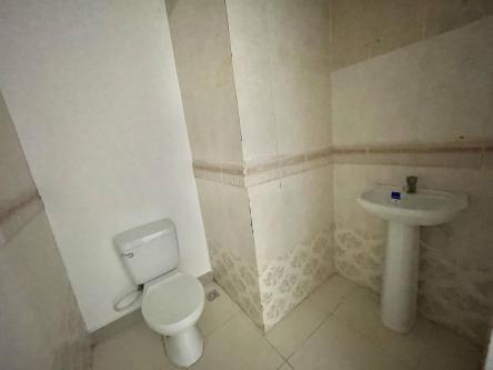 Local comercial en Alquiler en excelente plaza comercial Gazcue en Los Minas - Imagen 7