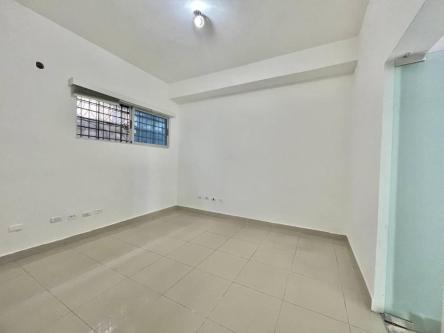 Local comercial en Alquiler en excelente plaza comercial Gazcue en Los Minas - Imagen 3