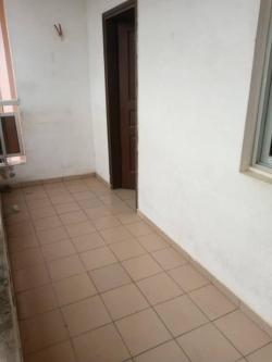 Location Appart 3 Pièces Riviera Faya vers Église Catholique à Abidjan - Photo 1
