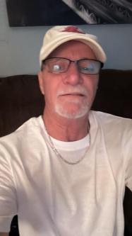 Looking for hook up in Evansville - Image 2