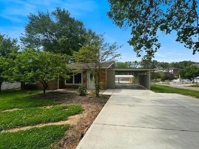 Lookout St in Columbus - Image 1