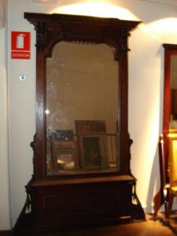 MAGNIFICO MUEBLE-ESPEJO DE PARED. SIGLO XIX. LABRADO CON ADORNOS en Collado-Villalba - Imagen 2