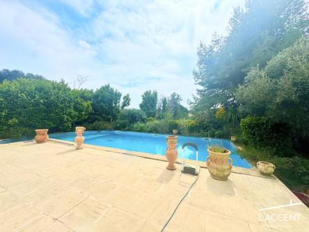 MAISON AVEC PISCINE PLUS STUDIO INDÉPENDANT POULX à Nîmes - Photo 1