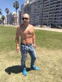 MASAJISTA PROFESIONAL ,MASAJES RELAX , PROFUNDOS, TÁNTRICOS en Montevideo - Imagen 1