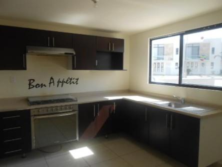 MUY BONITA - CASA EN RENTA en Felipe Carrillo Puerto - Imagen 3