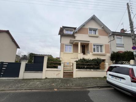 Maison bourgeoise de type F7 à Montluçon - Photo 1