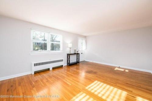 Manor Dr, Red Bank, Condo For Rent in Middletown - Image 1