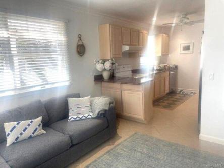Maple St, Westhampton Beach, Home For Rent in Boca Raton - Image 1