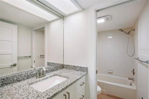 Marina Del Rey Ct, Clearwater Beach, Home For Rent in Largo - Image 1