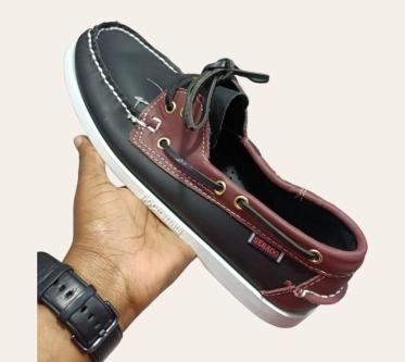 Men Sebago dockside loafers in Nairobi - Image 3