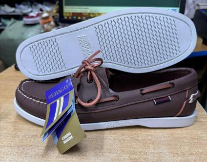 Men Sebago dockside loafers in Nairobi - Image 4
