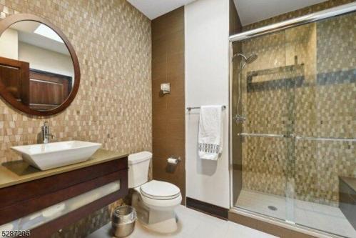 Michelle Ln, Livingston, Home For Rent in Newark - Image 1