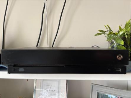 Microsoft Xbox One X Console with Controller in Kelowna - Image 1