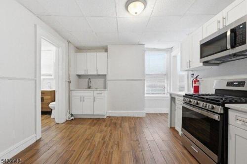 Mill St Apt,belleville, Home For Rent in Newark - Image 1