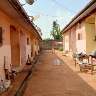 Mini cité à vendre à soa à Douala - Photo 1