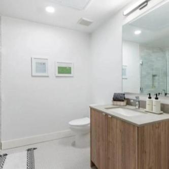 Modern Luxury Apartment For Rent in Santa Monica - Image 6
