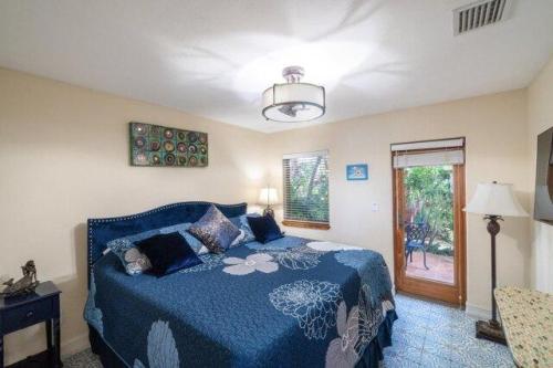 Morton St, Marathon, Home For Rent in Key West - Image 1