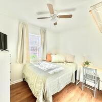 Move-In Ready Room – Fully Furnished - All-Inclusive in Richmond - Image 1