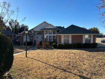 * Move-In Special * Gorgeous Brick Home for Rent! - 3 … in Fort Smith - Image 1