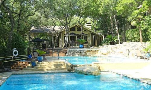 Move Into Style Today in Austin - Image 1