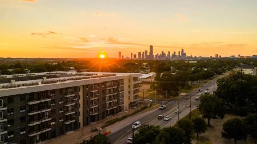 Move Into a Better View in Austin - Image 1
