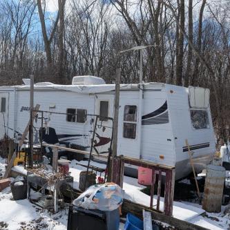 Multiple vehicles in Flint - Image 6