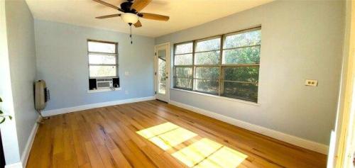 N Locust St Unit,denton, Home For Rent in Denton - Image 1