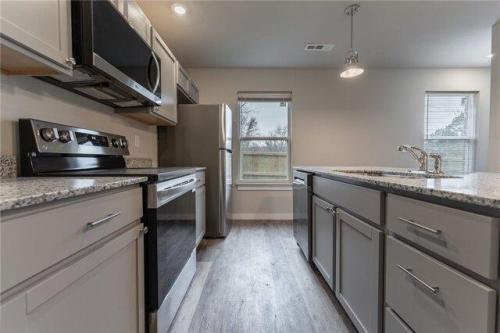 N Porter Rd Apt,fayetteville, Home For Rent in Fayetteville - Image 1