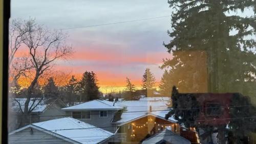 NEWLY RENOVATED 3-BEDROOM DUPLEX | FINISHED BASEMENT | … in Calgary - Image 1