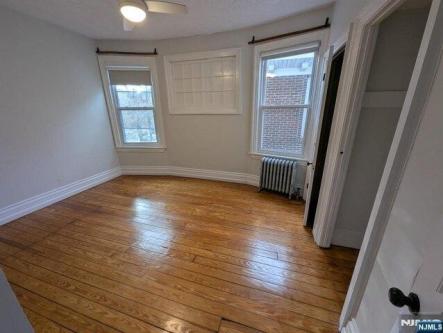Nd Ave Unit,newark, Home For Rent in Newark - Image 1