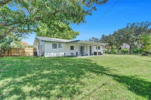 Ne Th Ave, Lighthouse Point, Home For Rent in Pompano Beach - Image 1