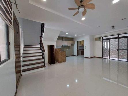 New Manila, Quezon, House For Rent in Lower Bicutan - Image 1