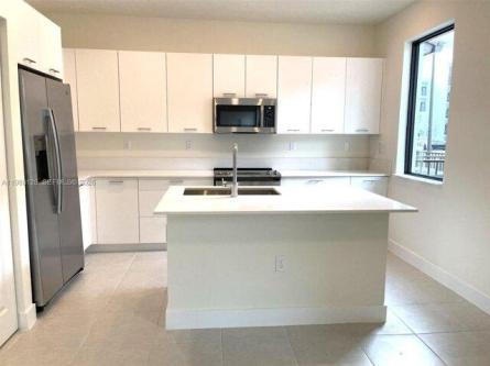 Nw Rd Ave, Doral, Home For Rent in Hialeah - Image 1