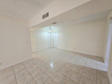 Nw Th St Apt,boca Raton, Condo For Rent in Boca Raton - Image 1