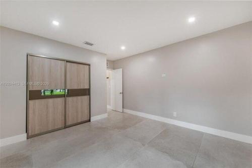Nw Th St Unit Main, Miami Shores, Home For Rent in Miami Beach - Image 1
