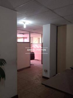 OFICINA ALQUILER AV CECILIO ACOSTA MARACAIBO API 7795 en Maracaibo - Imagen 1