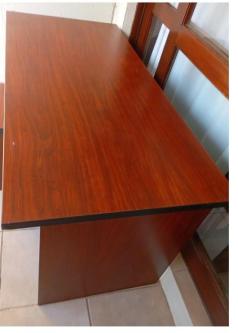 Office Desk Excellent Condition in Randburg - Image 3