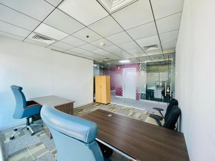 Office for Rent // Affordable // Easy Parking in Madīnat Zāyid - Image 4