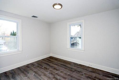 Ohio Ave, Port Washington, Home For Rent in Hempstead - Image 1
