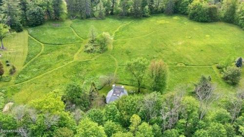 Old Stockbridge Rd, Lenox, Home For Sale in Albany - Image 1