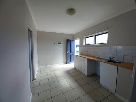 One Bedroom Apartment To Rent In Maitland in Cape Town - Image 1