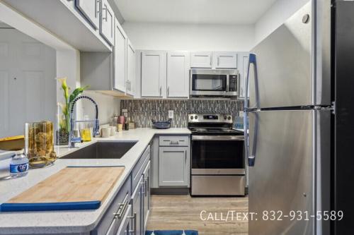 One Month Free Rent & Only $99 to Lock It In! in Spring - Image 1