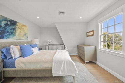 Oneck Ln, Westhampton Beach, Home For Rent in Westhampton beach - Image 1