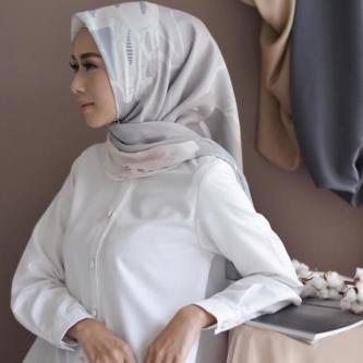 PACIFIA SILVER SCARF in Kampong Selayang - Image 1
