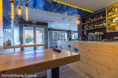 PISO BAJO CON PATIO en Marín - Imagen 1