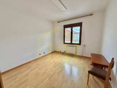 PISO VENTA 2 DORMITORIOS. en Oviedo - Imagen 1