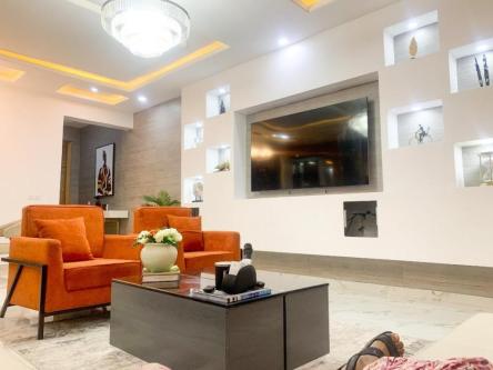 PLISTBOOK 2 BEDROOM PENTHOUSE APARTMENT in Calabar - Image 1