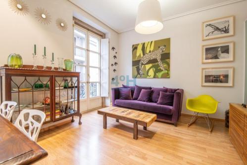 PRECIOSO APARTAMENTO CON VISTAS A LA CATEDRAL Y A LA PLAZA … en Ourense - Imagen 1