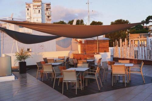 PRECIOSO PISO REFORMADO CON VISTAS AL MAR Y PISCINA COMUNITARIA en Calvià - Imagen 1