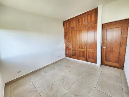PRIMER PISO PATIO PRIVADO Y PISCINA JARDINES DELE ESTE en Santiago - Imagen 9